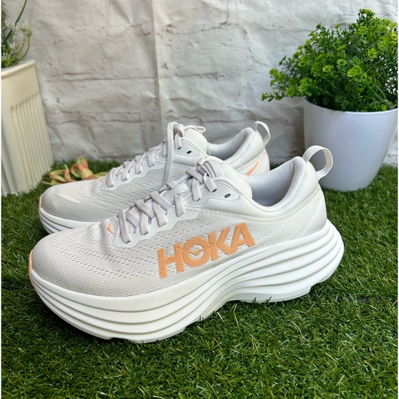 New Season
HOKA Bondi 8 sneakers women size 7 White / Cantaloupe
$171 new w/box - Picture 7 of 16